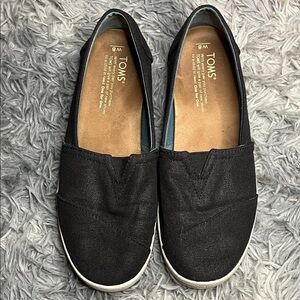 TOMS  women Classic Black Canvas Slip-Ons size 8